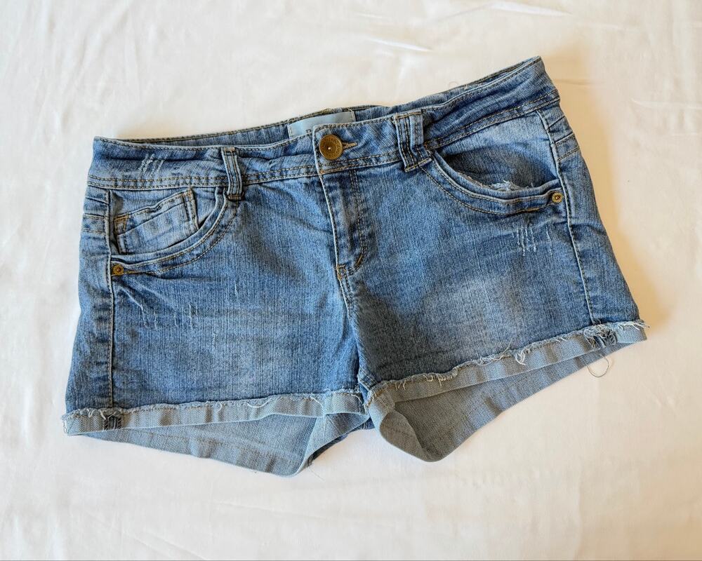 Rewind Y2K Low Rise Light/Medium Wash Distressed Denim Shorts Junior’s Size 13